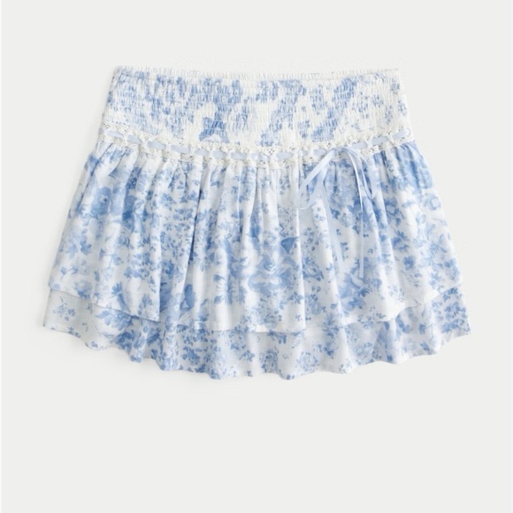 Hollister floral Blue White Dainty Smocked Tiered Mini Skort XS